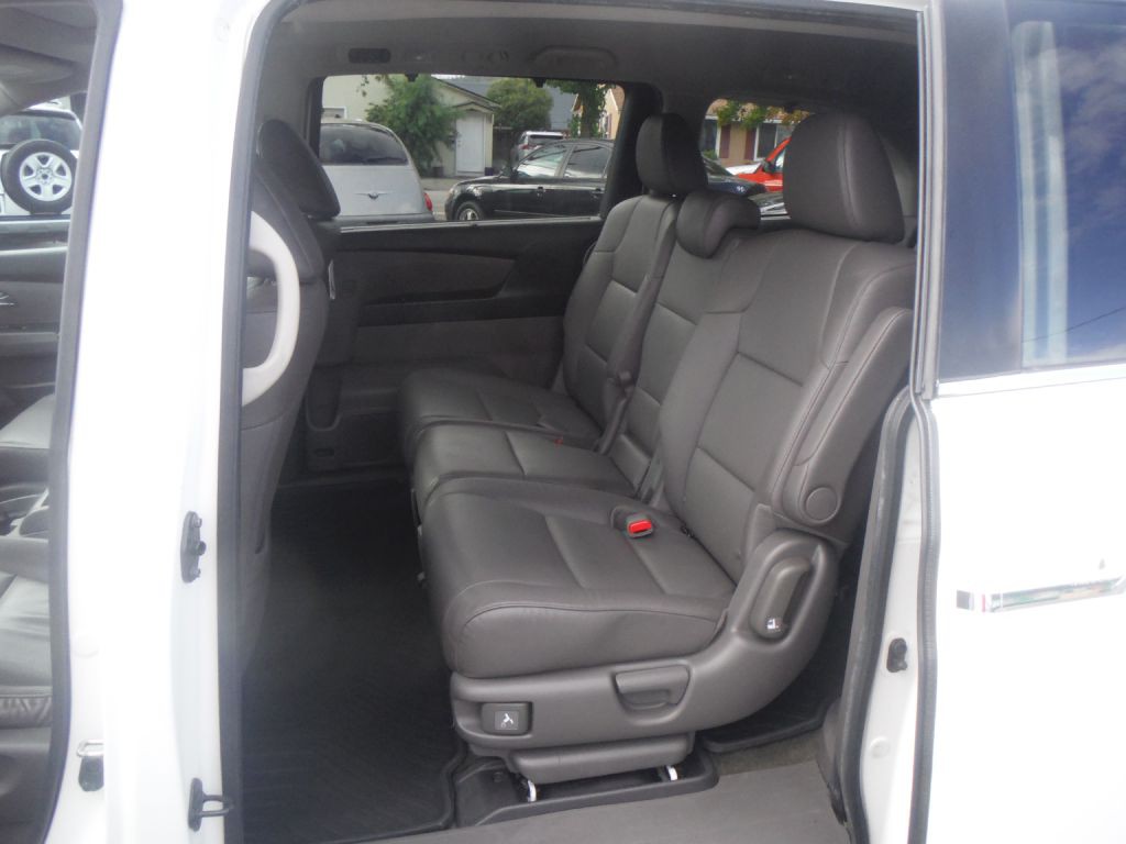 2016 Honda Odyssey Image 8