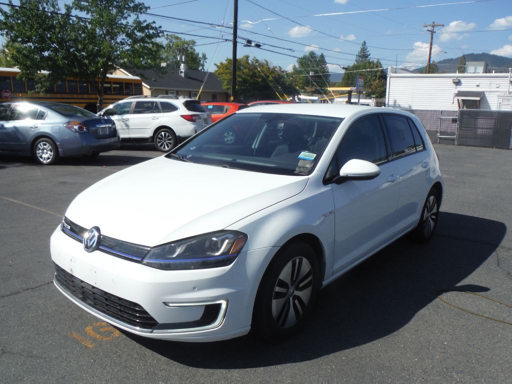 2016 Volkswagen Golf Image 3