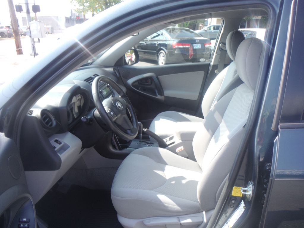 2012 Toyota Rav4 Image 8