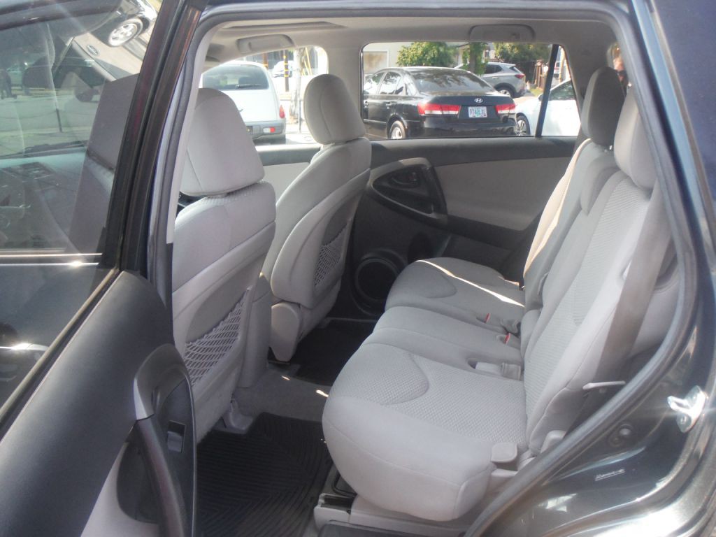 2012 Toyota Rav4 Image 9