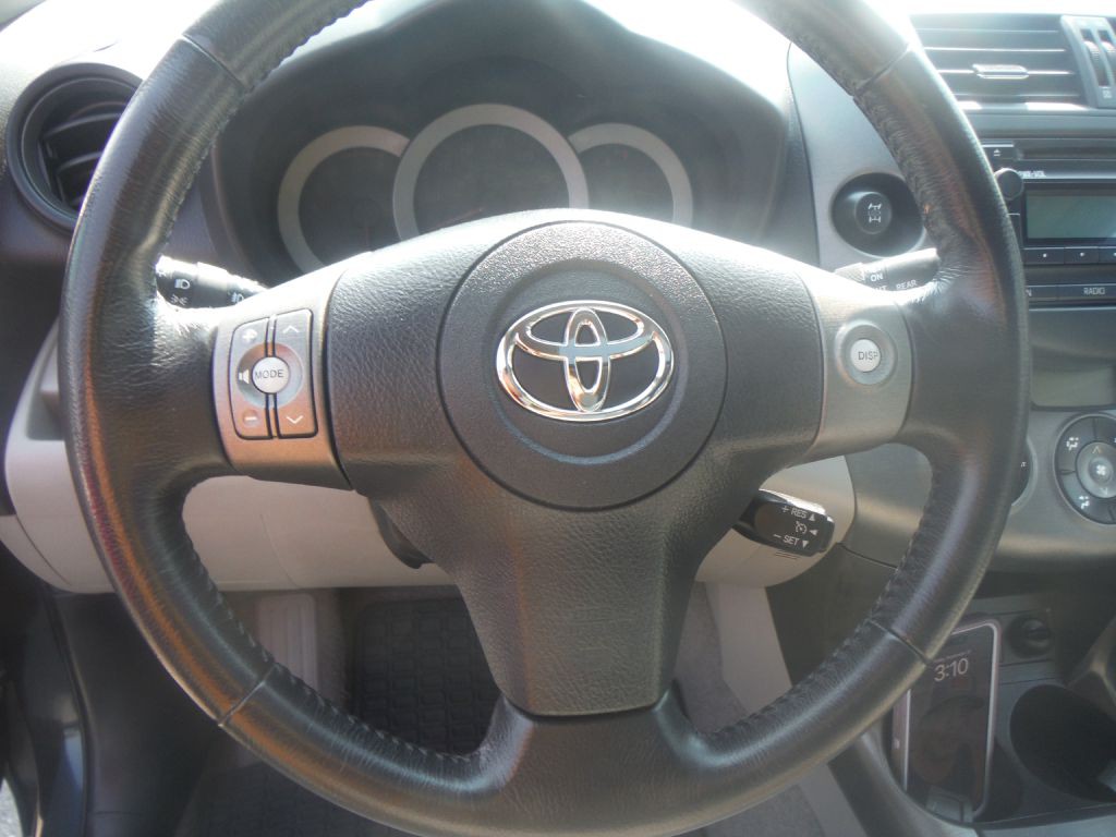 2012 Toyota Rav4 Image 11