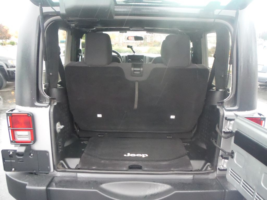 2013 Jeep Wrangler Image 9