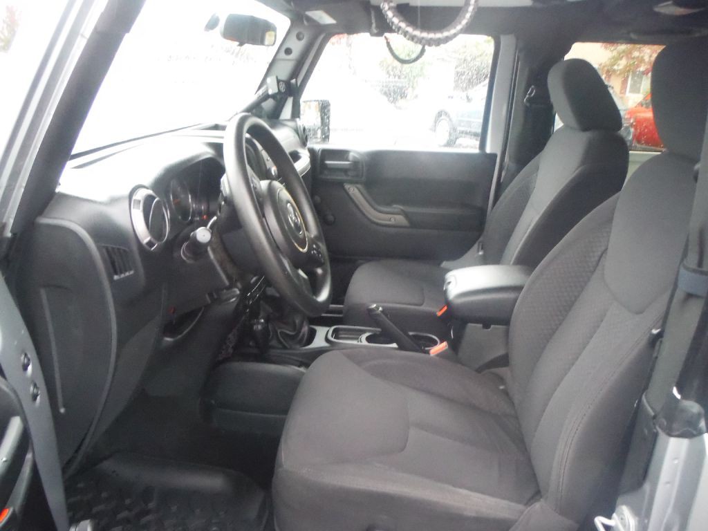 2013 Jeep Wrangler Image 11