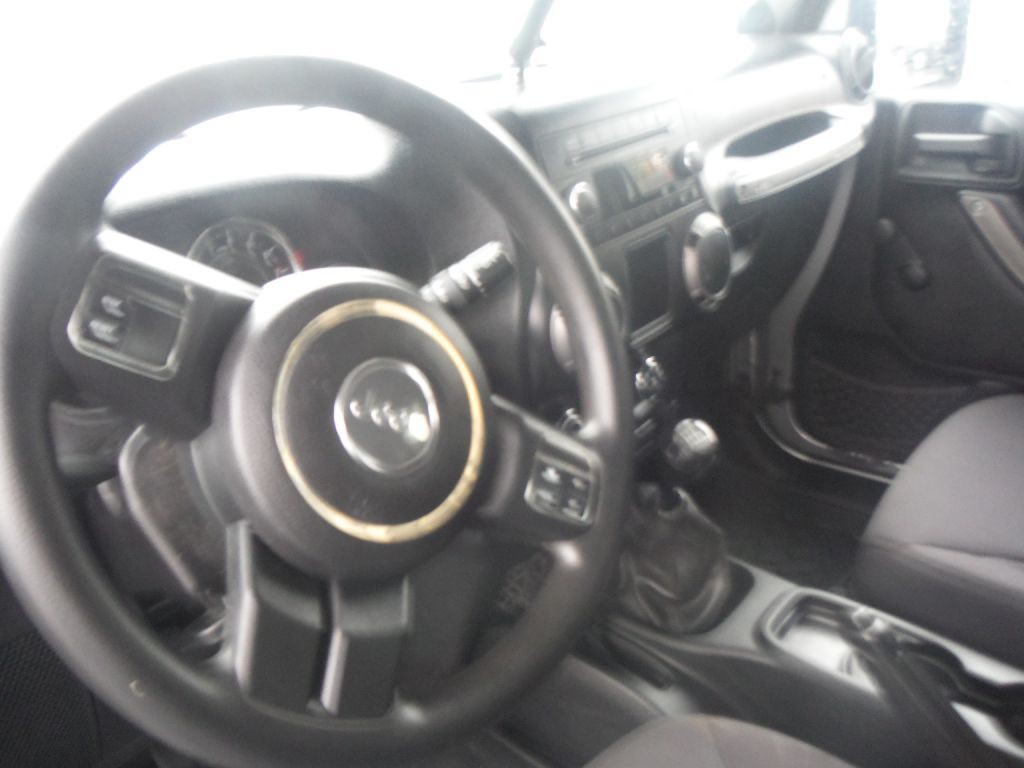 2013 Jeep Wrangler Image 13