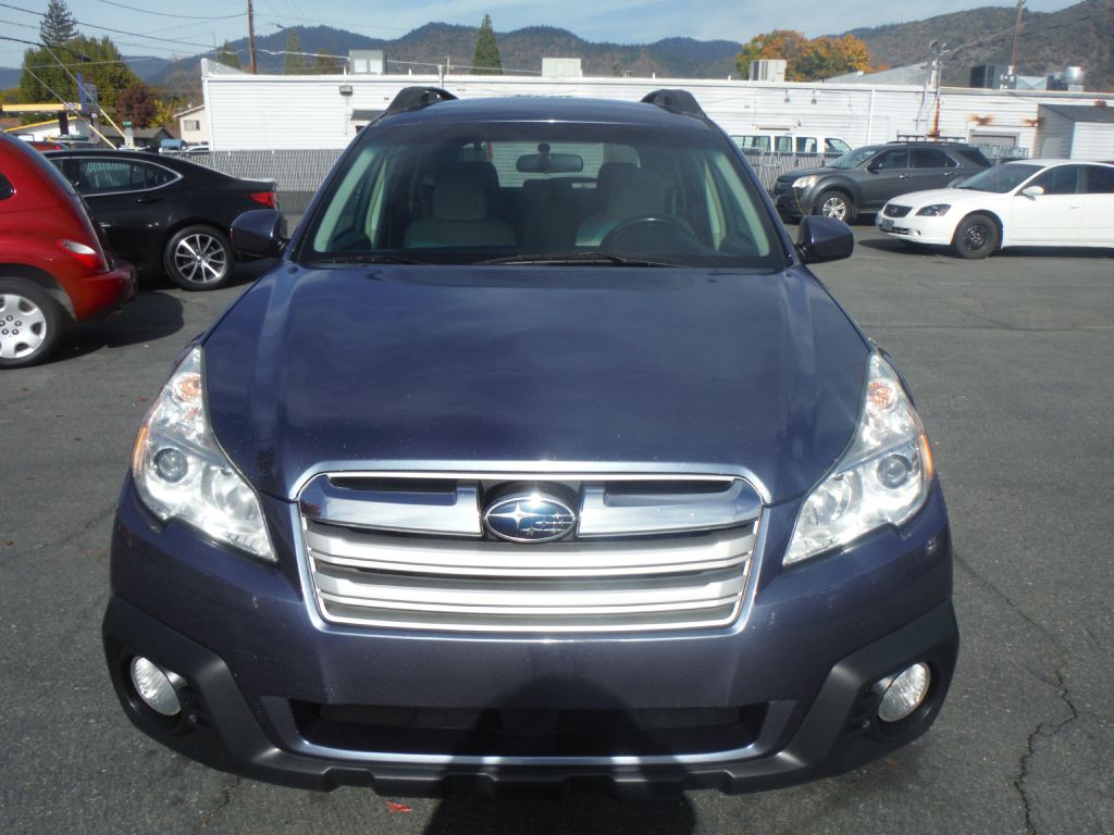 2014 Subaru Outback Image 2