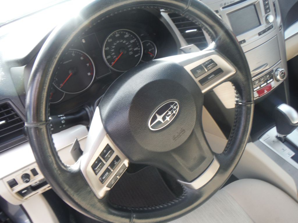 2014 Subaru Outback Image 11