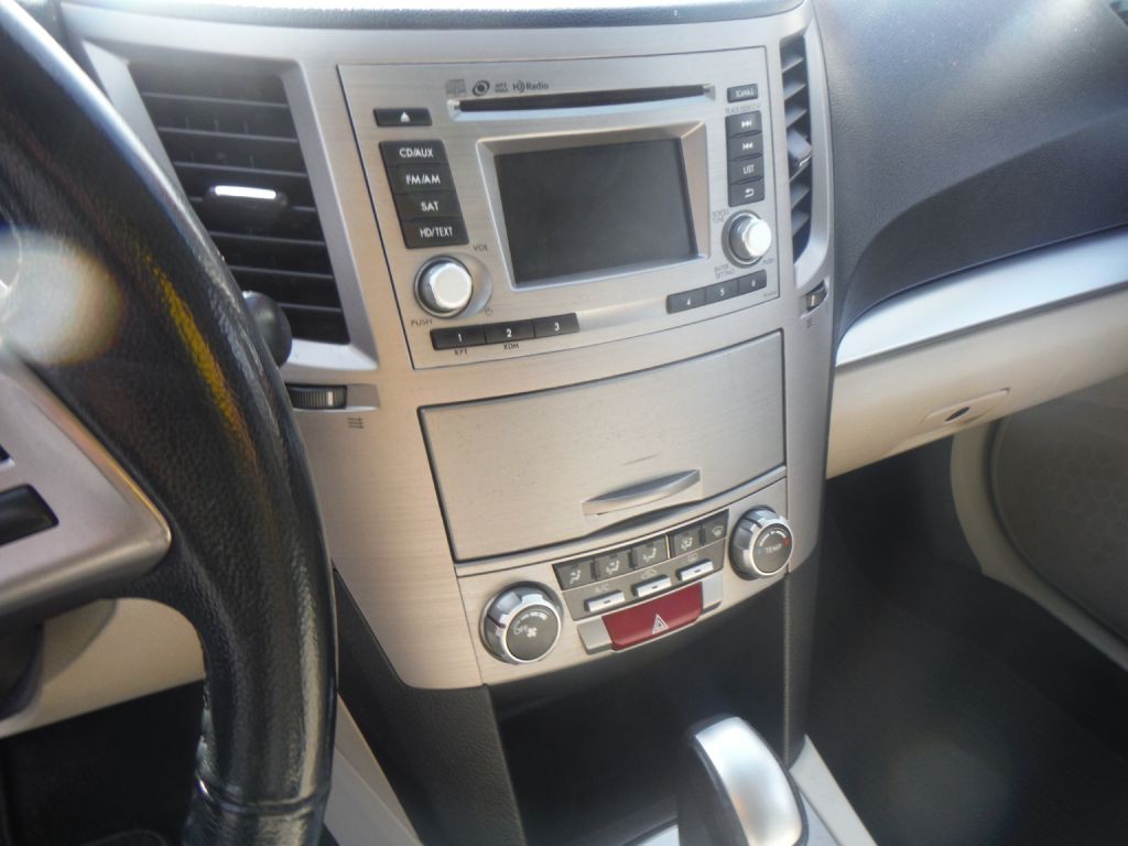 2014 Subaru Outback Image 12