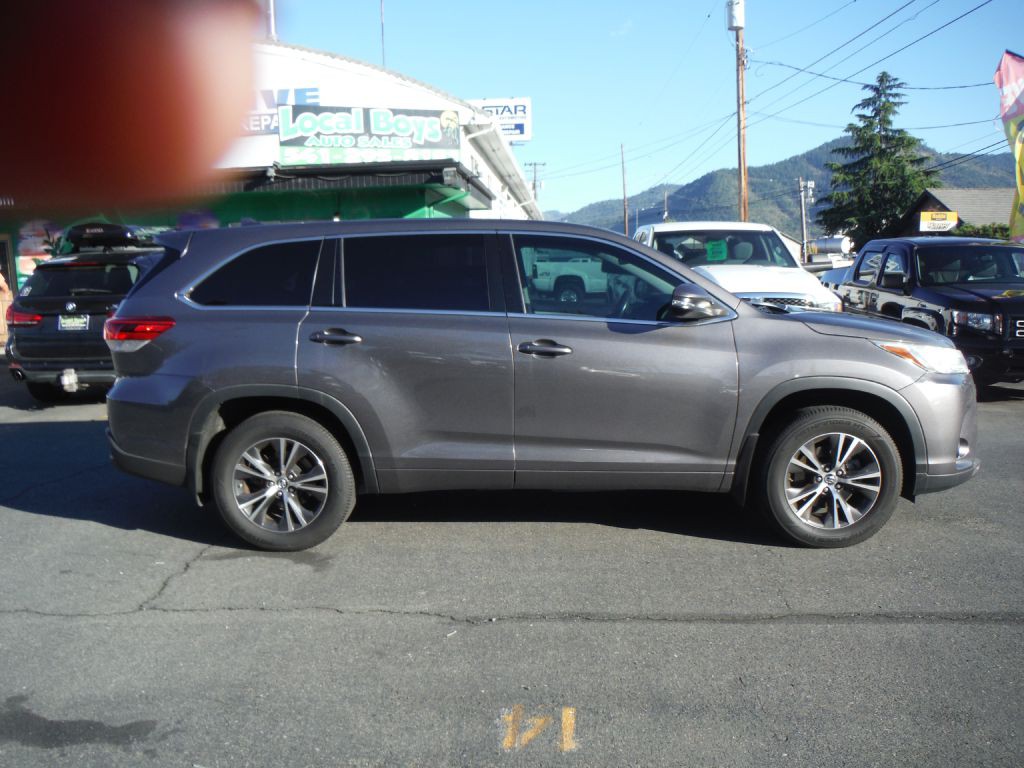 2017 Toyota Highlander Image 4