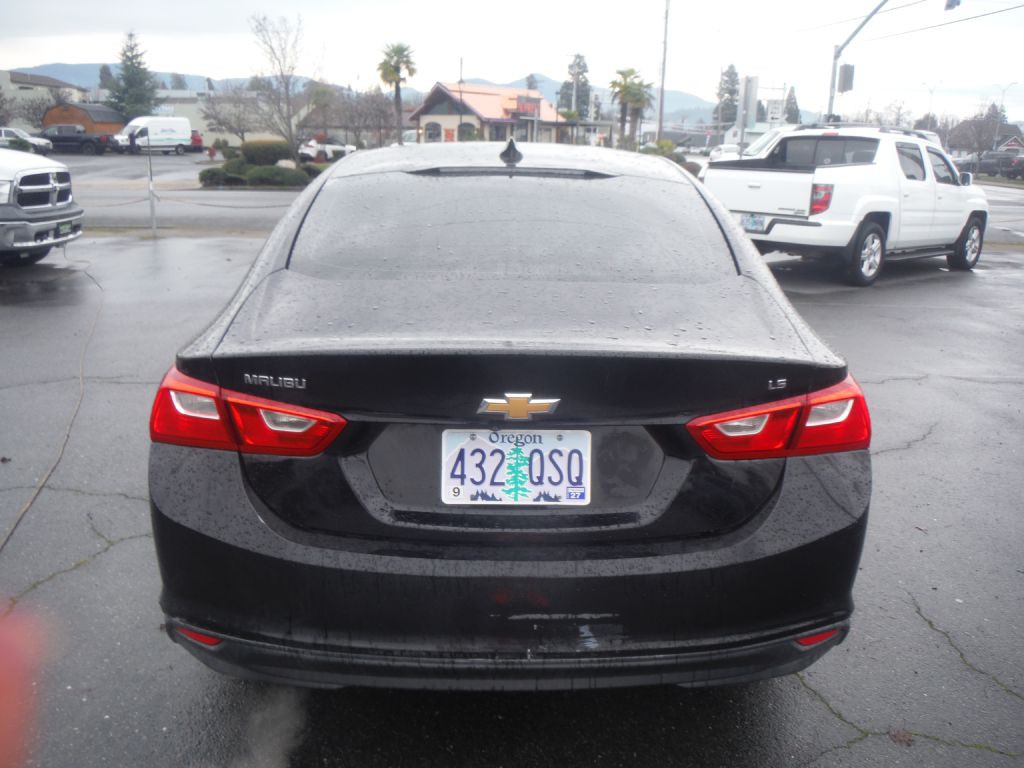 2016 Chevrolet Malibu Image 8