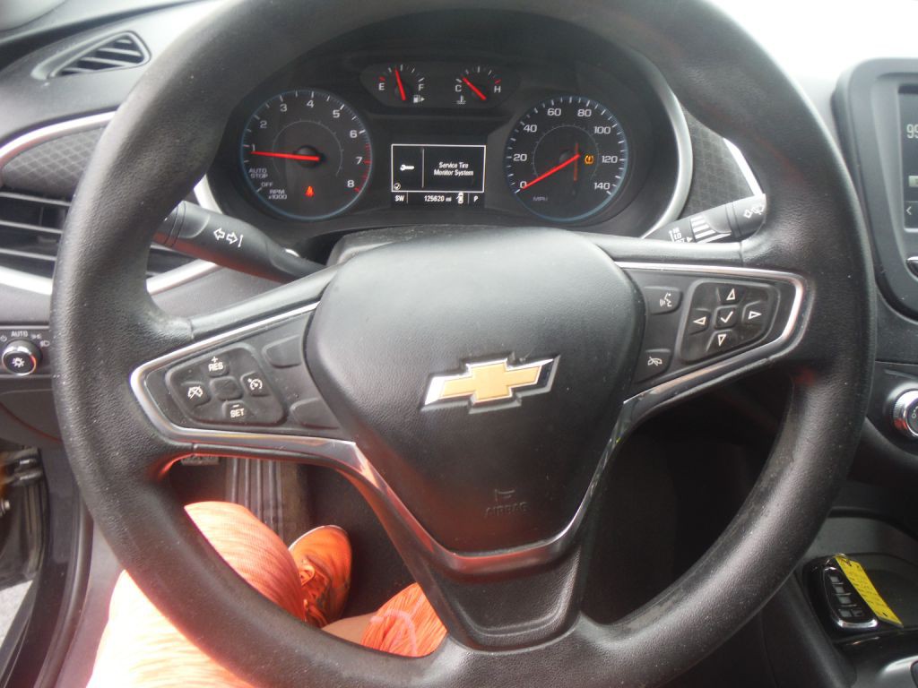 2016 Chevrolet Malibu Image 11