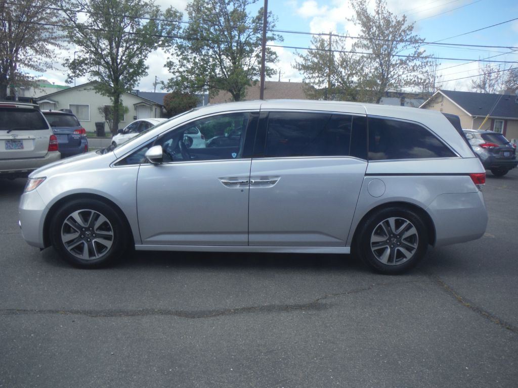 2015 Honda Odyssey Image 4
