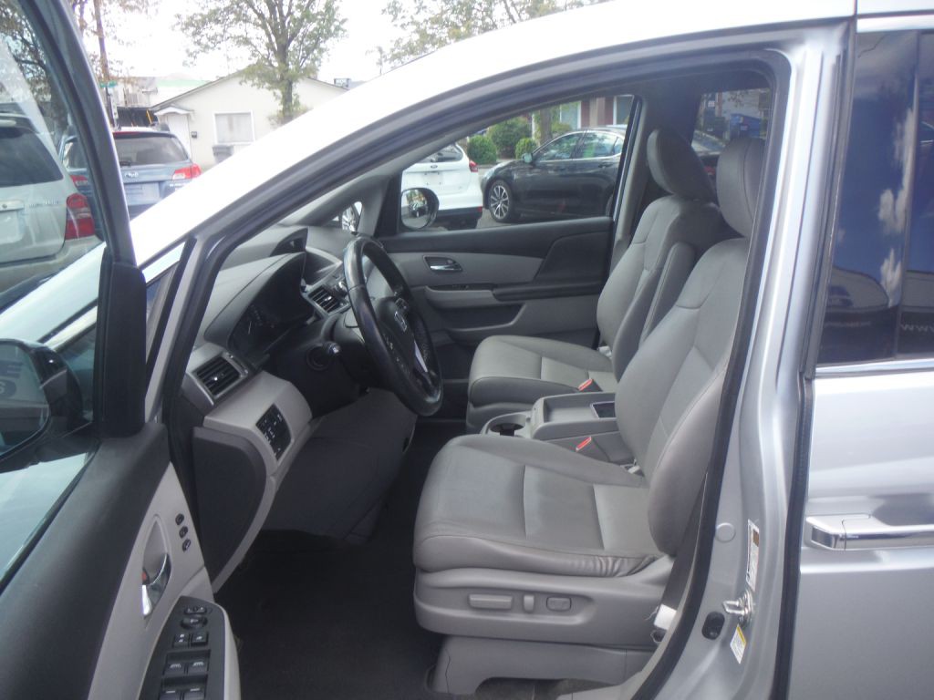 2015 Honda Odyssey Image 8
