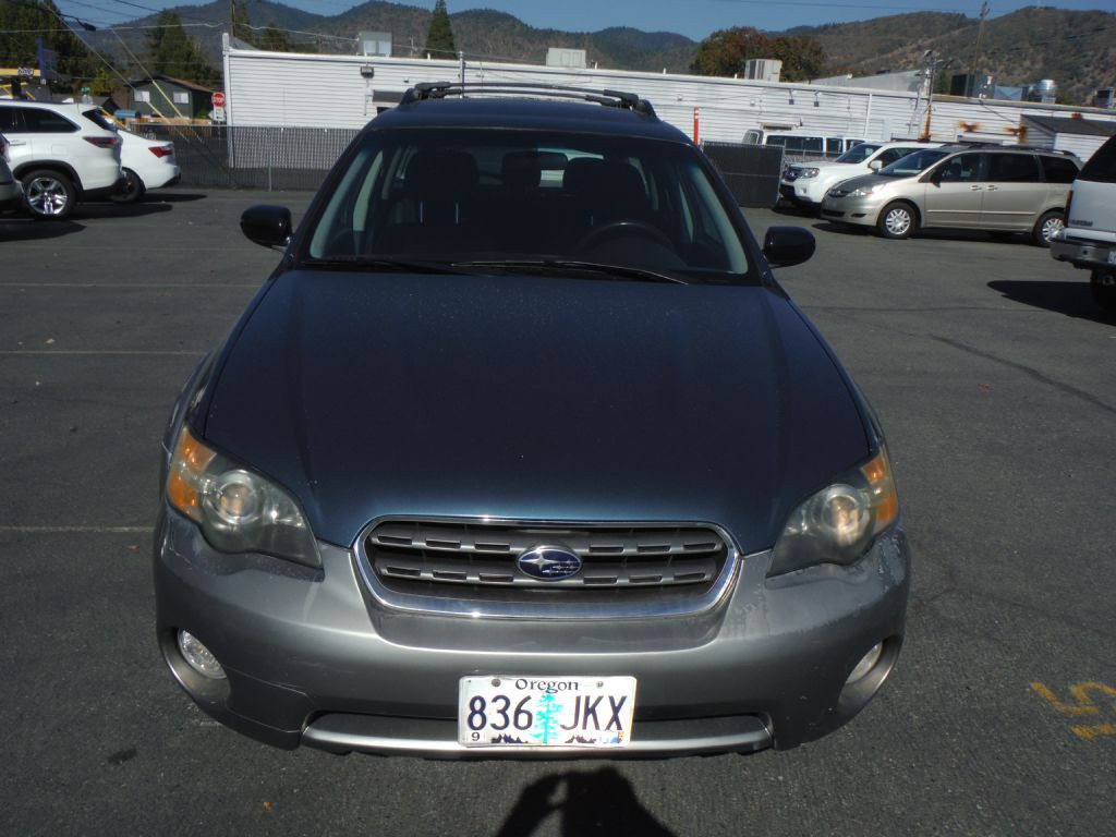 2005 Subaru Legacy Image 2