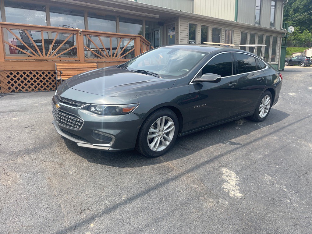 2017 Chevrolet Malibu Image 2