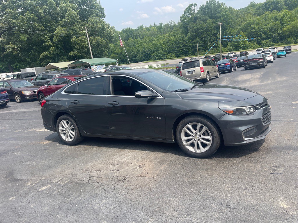 2017 Chevrolet Malibu Image 5