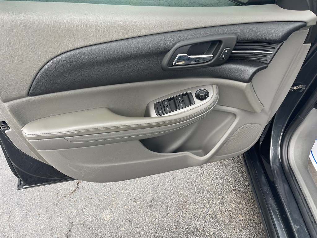 2016 Chevrolet Malibu Image 9