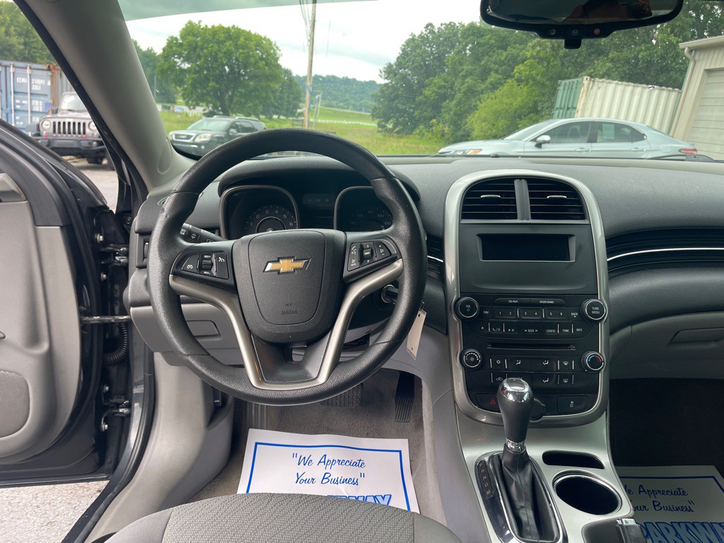 2016 Chevrolet Malibu Image 12