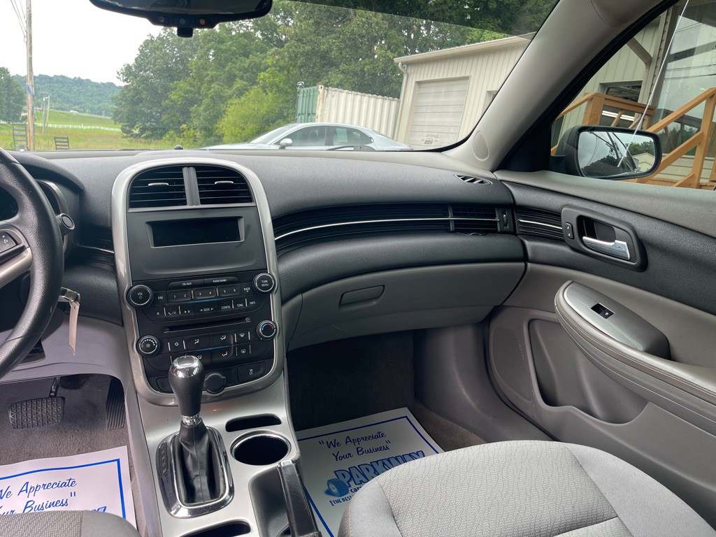 2016 Chevrolet Malibu Image 13
