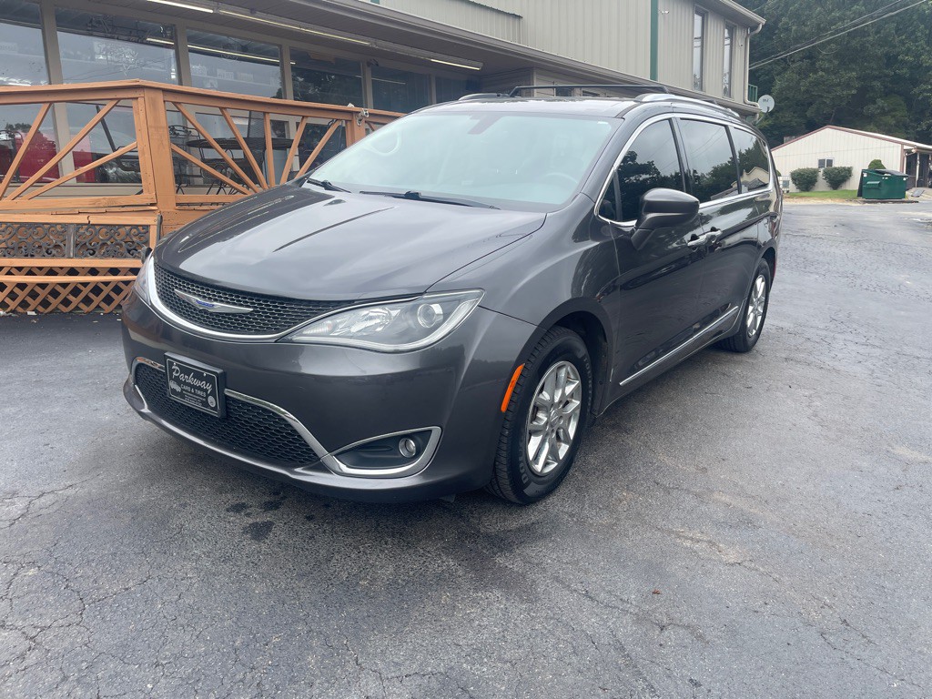 2020 Chrysler Pacifica Image 2