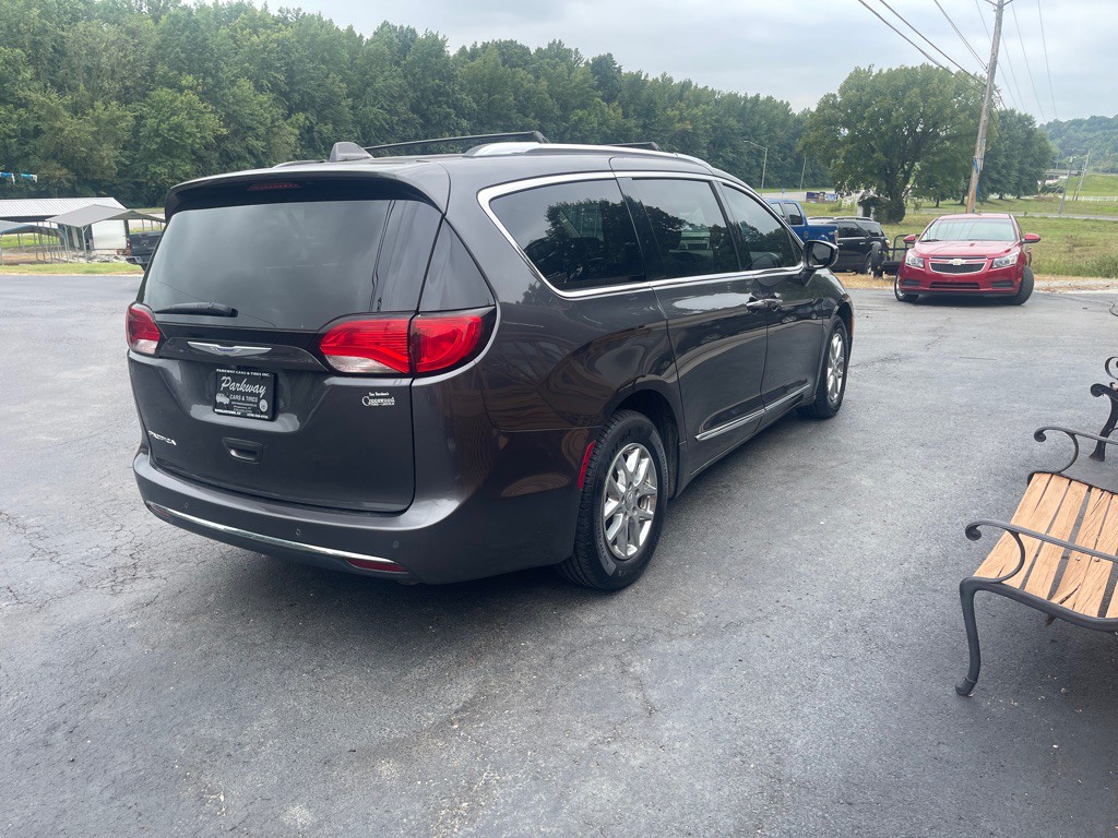 2020 Chrysler Pacifica Image 6