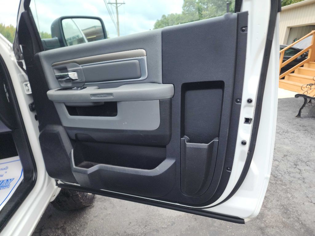 2014 RAM 2500 Image 11