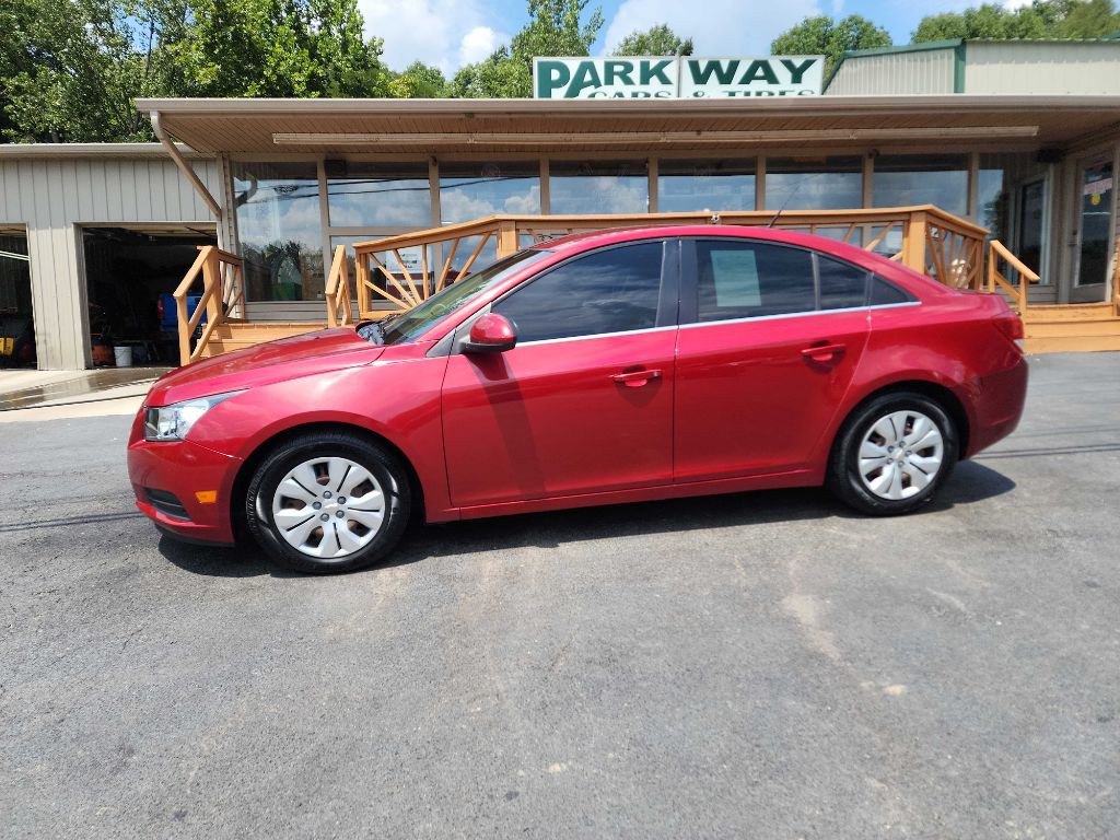 2011 Chevrolet Cruze Image 1