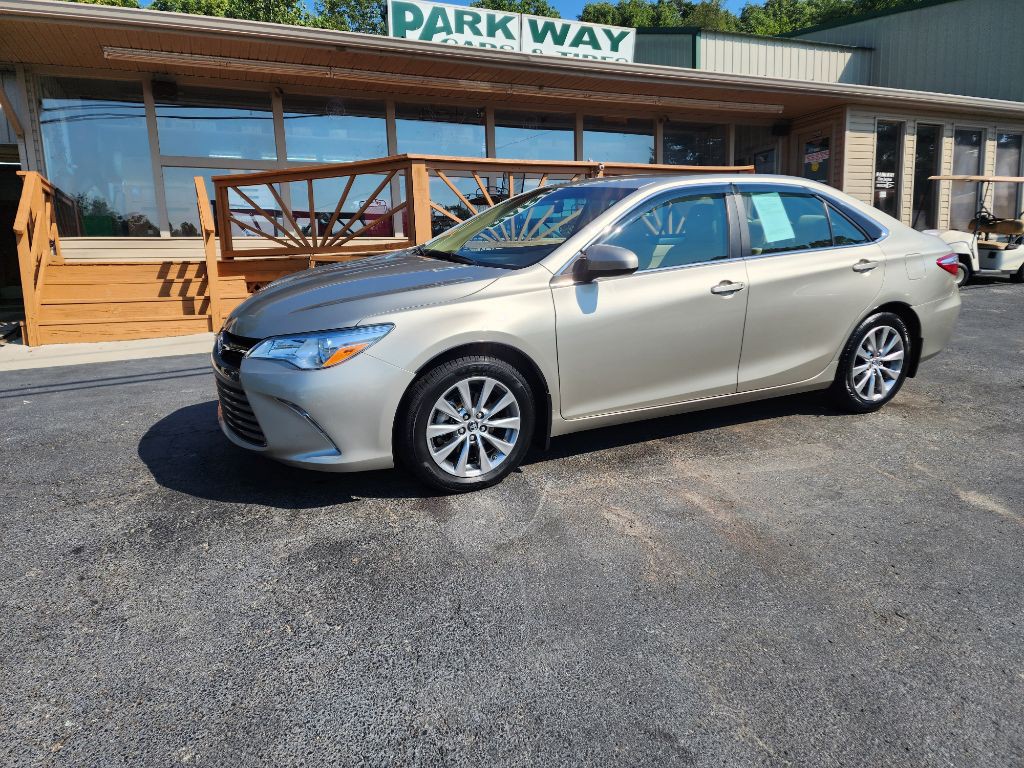 2015 Toyota Camry Image 1