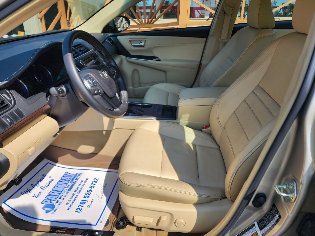 2015 Toyota Camry Image 6