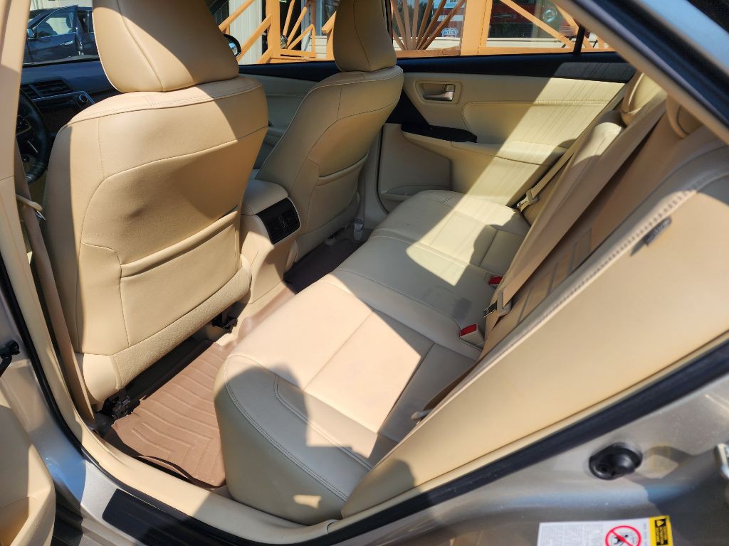 2015 Toyota Camry Image 8