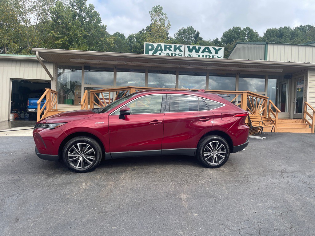 2021 Toyota Venza Image 1
