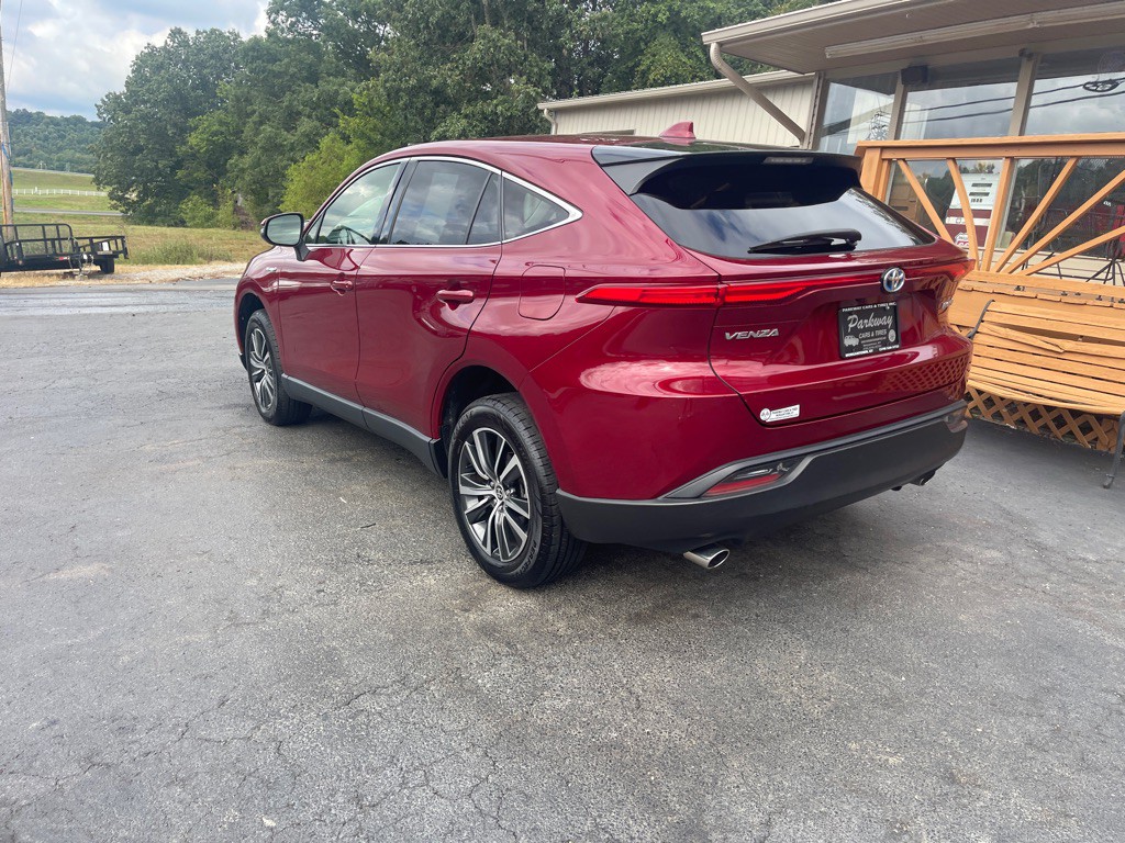 2021 Toyota Venza Image 8