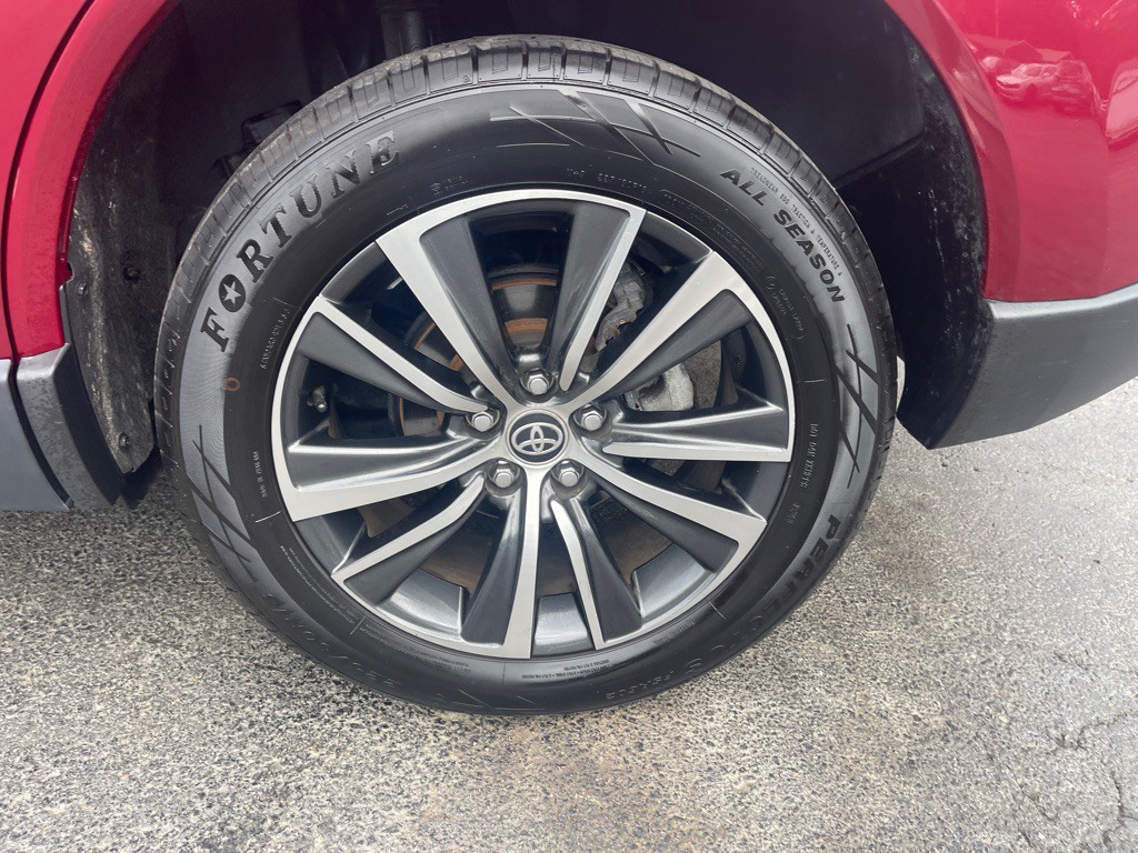 2021 Toyota Venza Image 16