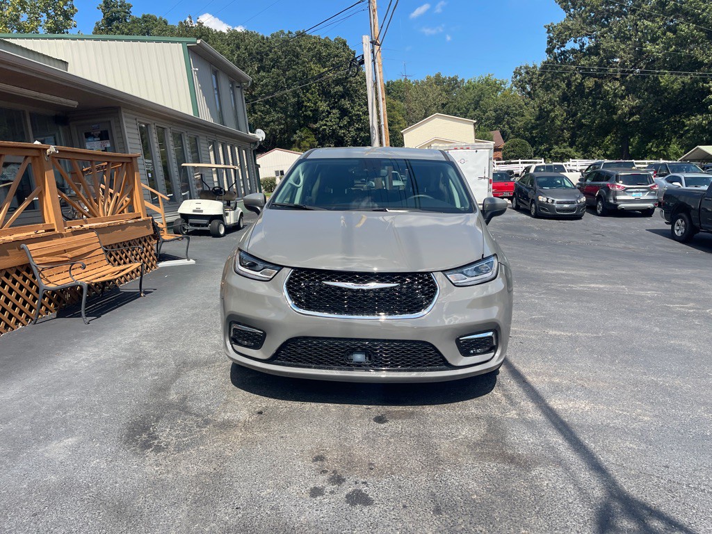 2023 Chrysler Pacifica Image 3
