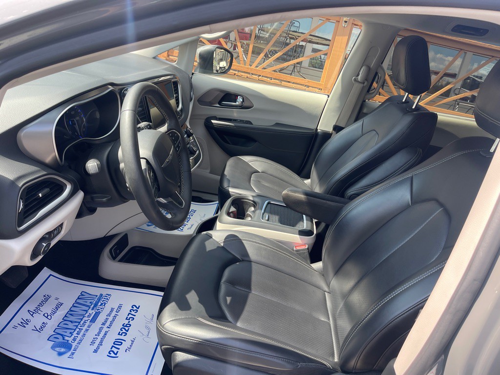 2023 Chrysler Pacifica Image 10