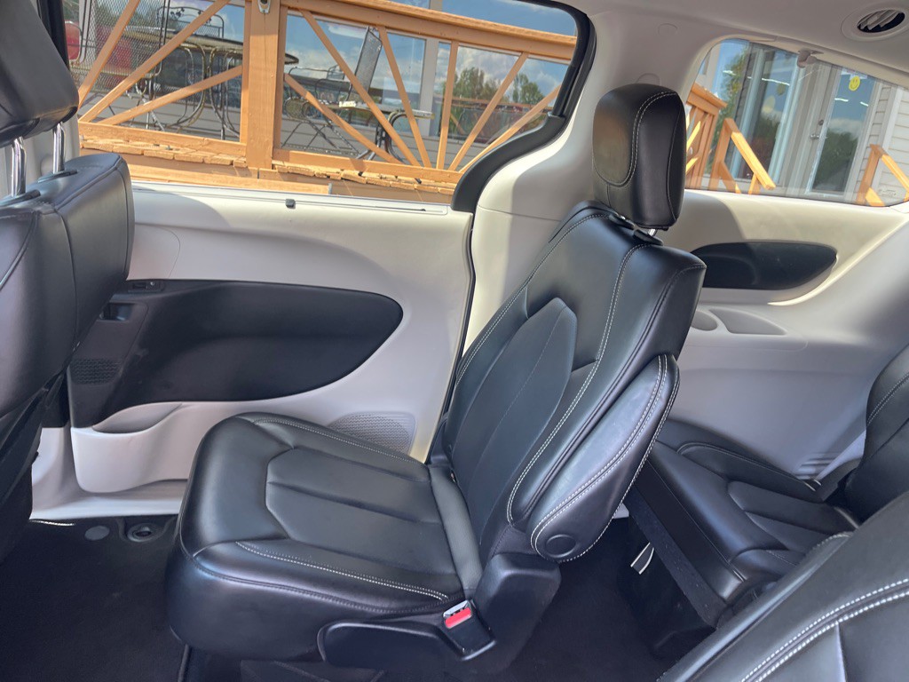 2023 Chrysler Pacifica Image 14