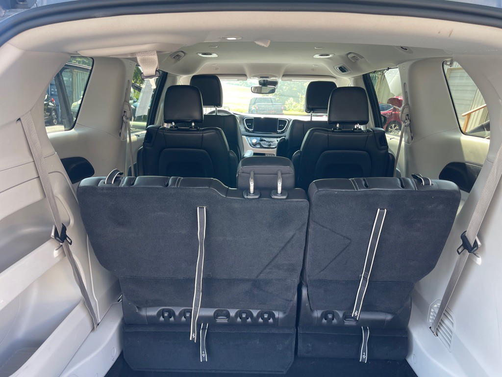 2023 Chrysler Pacifica Image 16