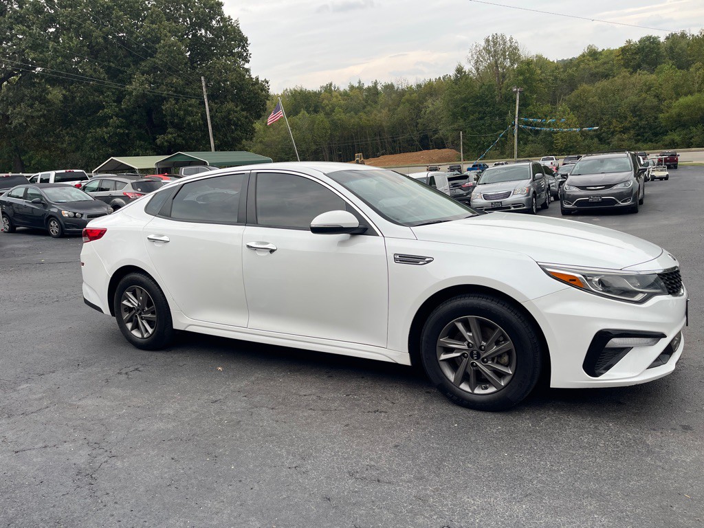 2020 Kia Optima Image 5