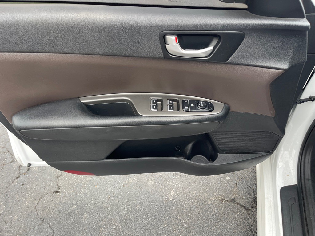 2020 Kia Optima Image 9