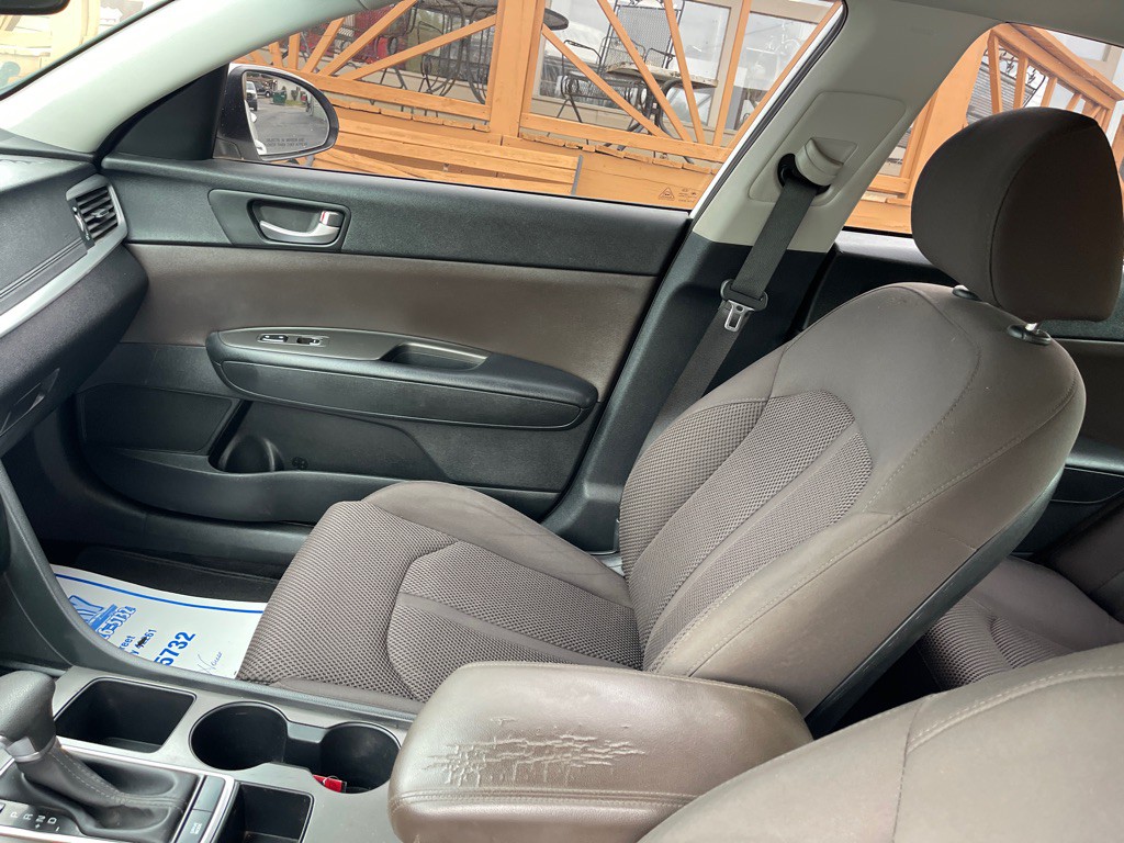 2020 Kia Optima Image 10