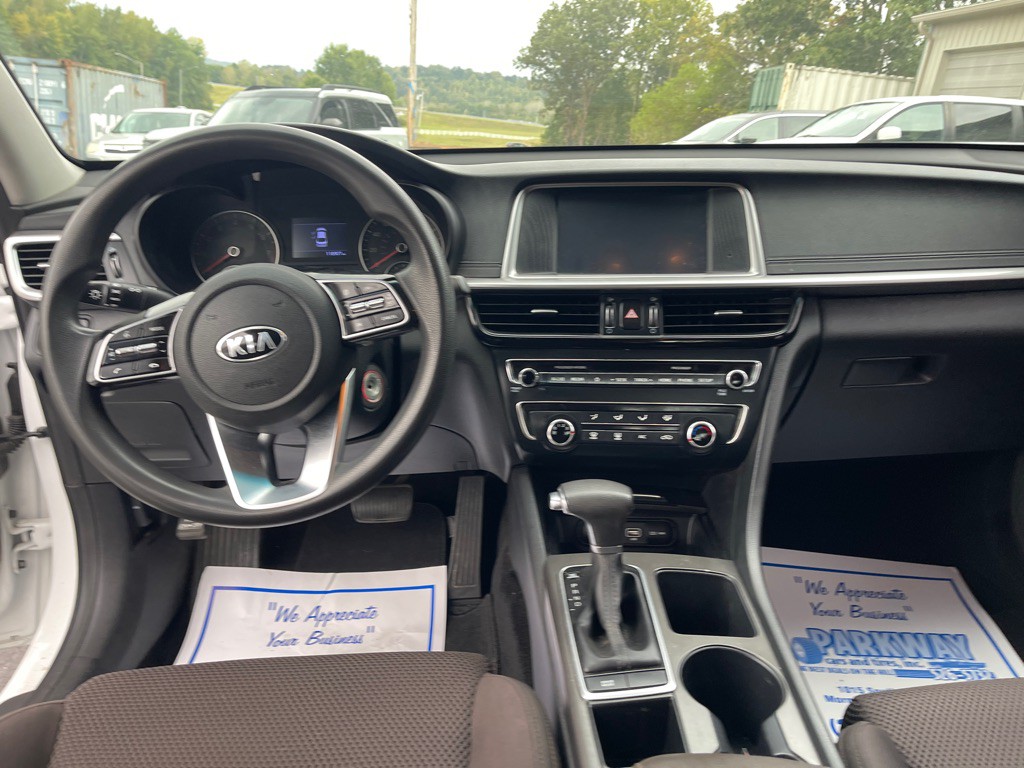2020 Kia Optima Image 12