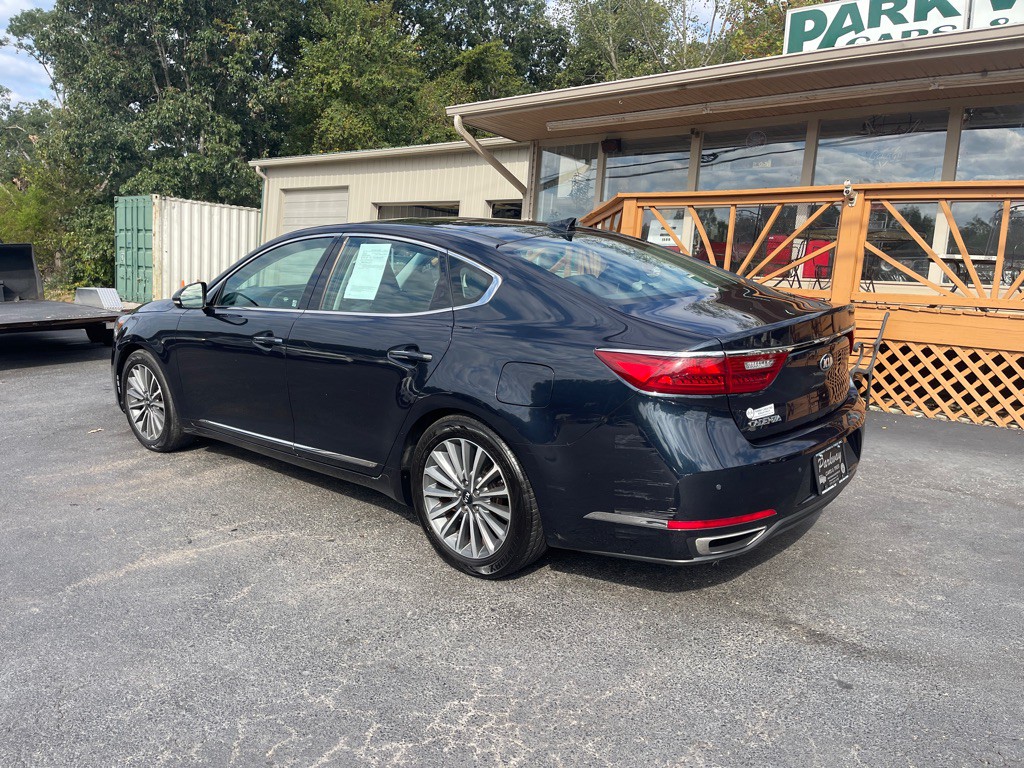 2017 Kia Cadenza Image 8