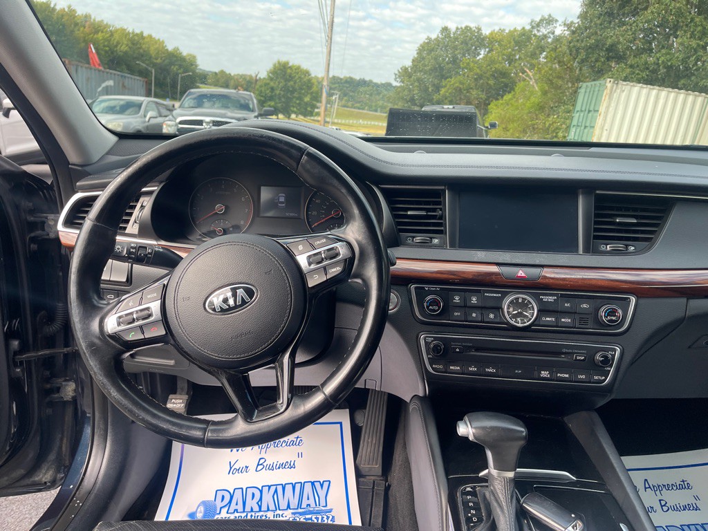 2017 Kia Cadenza Image 12