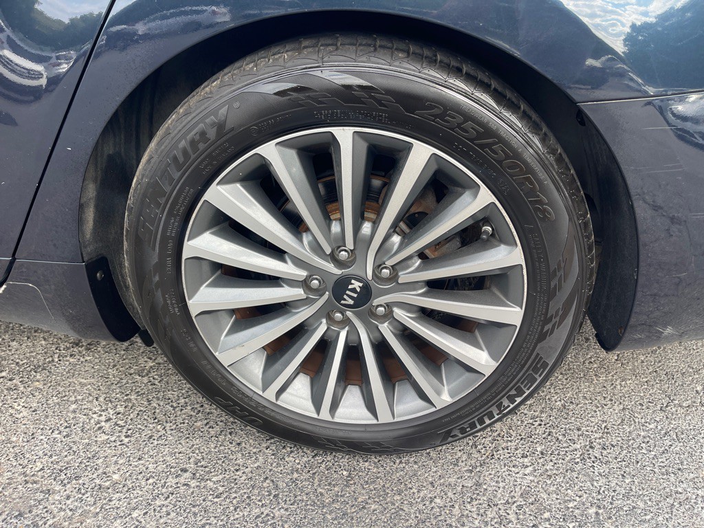 2017 Kia Cadenza Image 15
