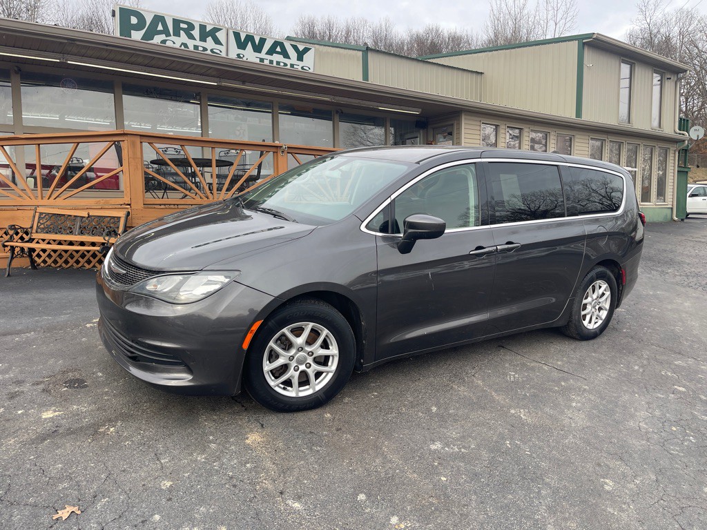 2018 Chrysler Pacifica Image 2