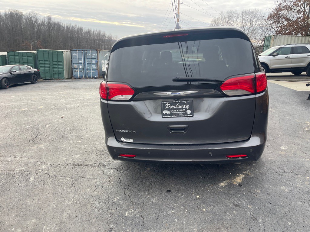 2018 Chrysler Pacifica Image 7