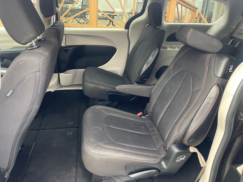 2018 Chrysler Pacifica Image 13
