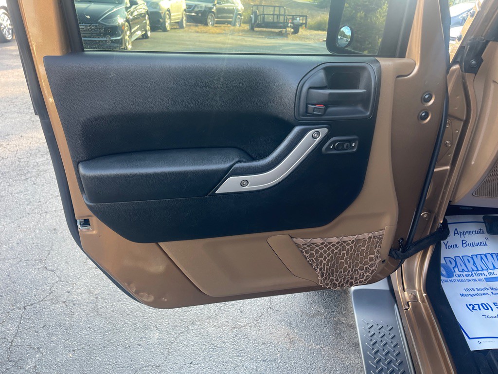 2015 Jeep Wrangler Image 9