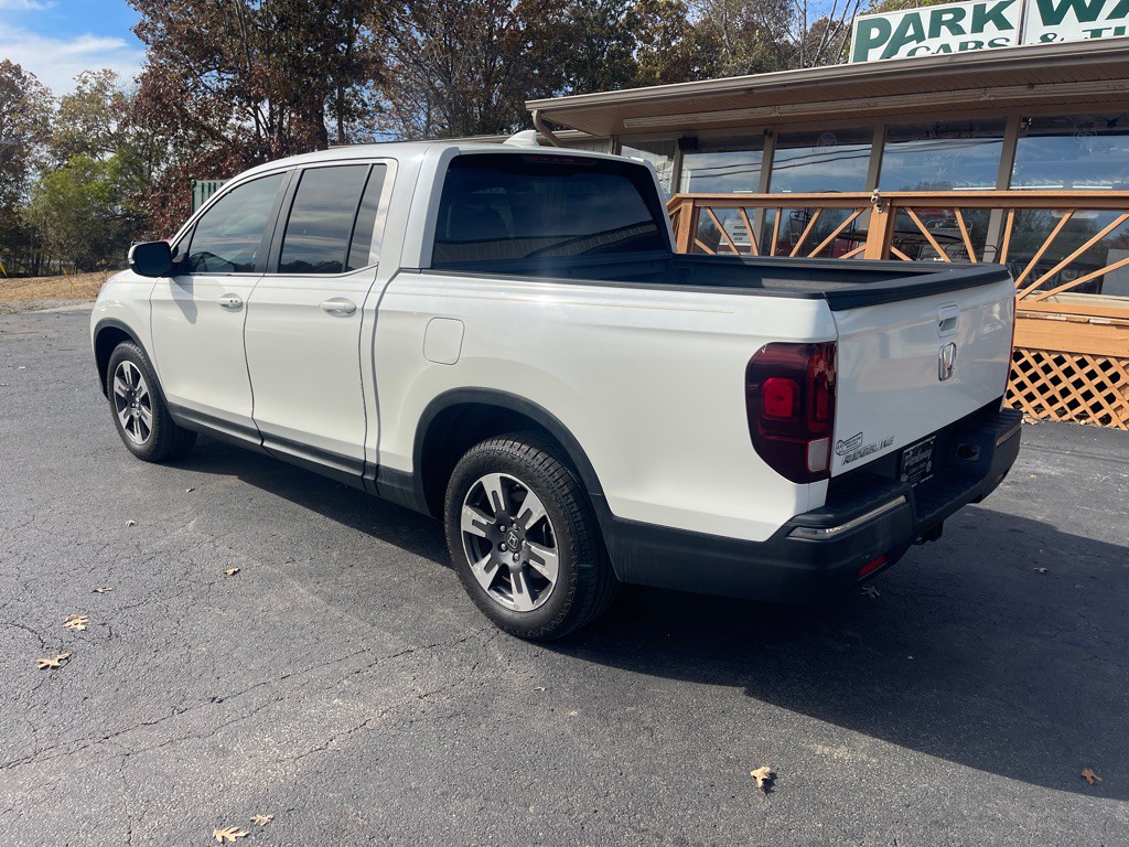 2018 Honda Ridgeline Image 8
