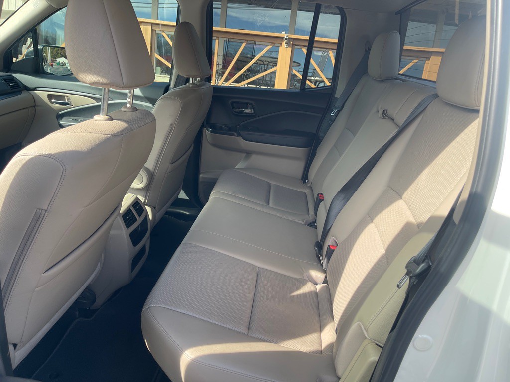 2018 Honda Ridgeline Image 16