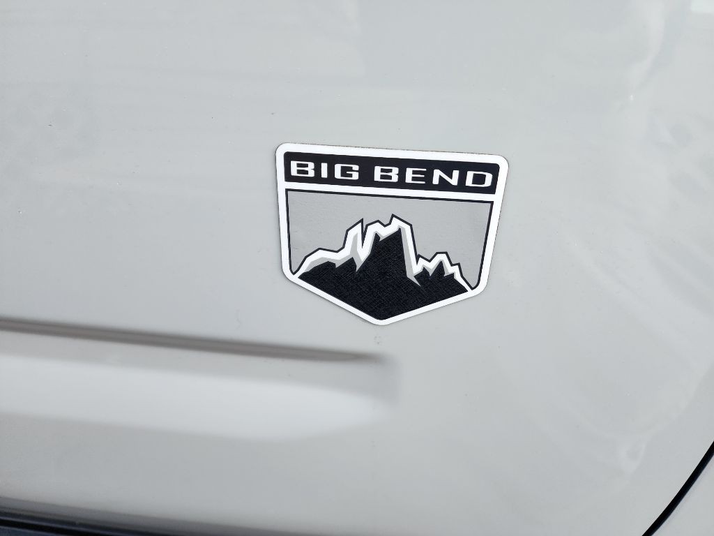 2021 Ford Bronco Image 1